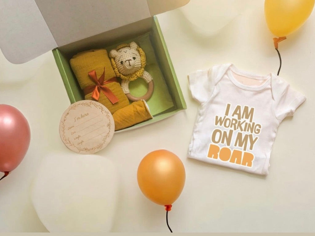 Lion gift set | Baby hamper | adorable newborn essentials with milesto ...