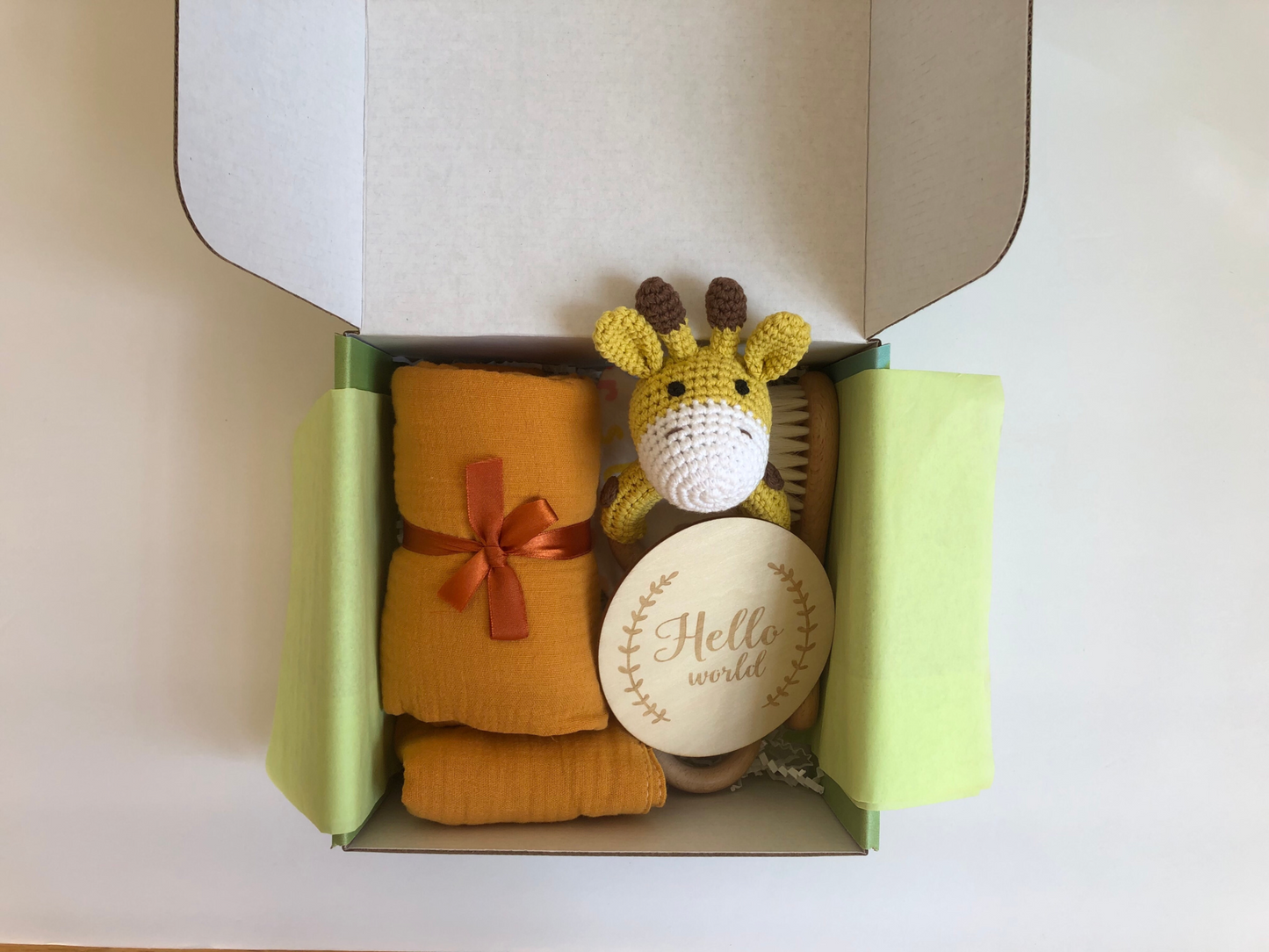 Giraffe baby gift box |baby bodysuit set | giraffe baby gift set | unique baby shower gift for new mom